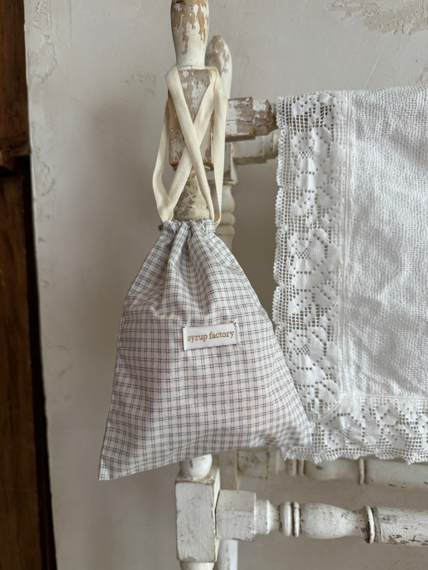 original pouch {light blue check}