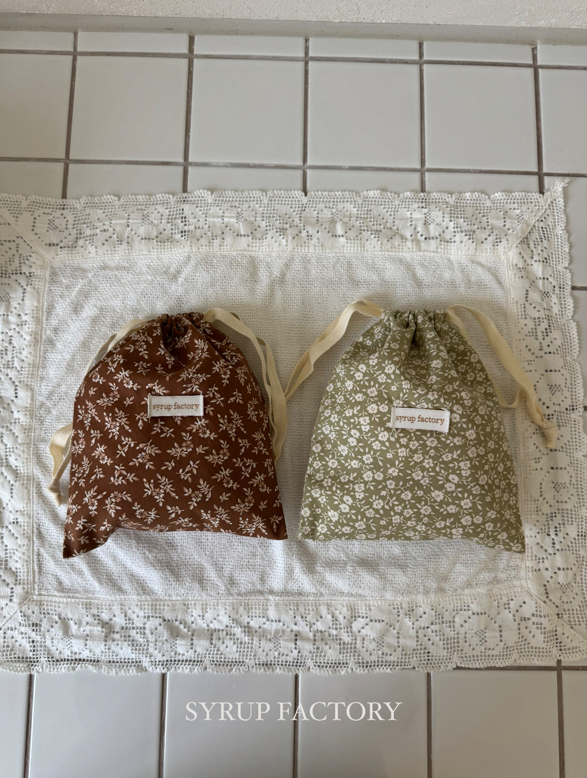 original pouch {matcha latte}