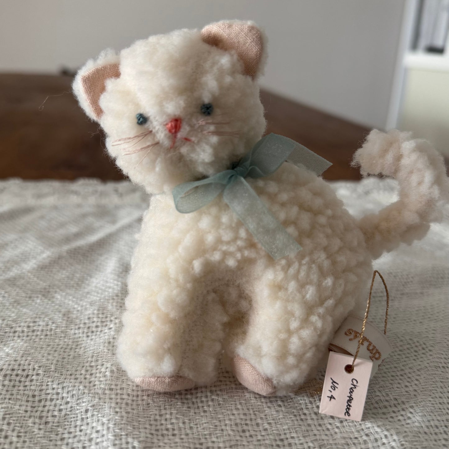 {No.4} Choupette