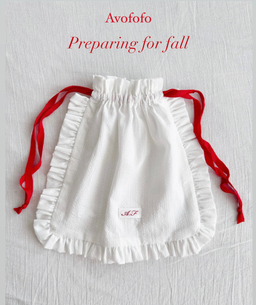 Frill pouch bag