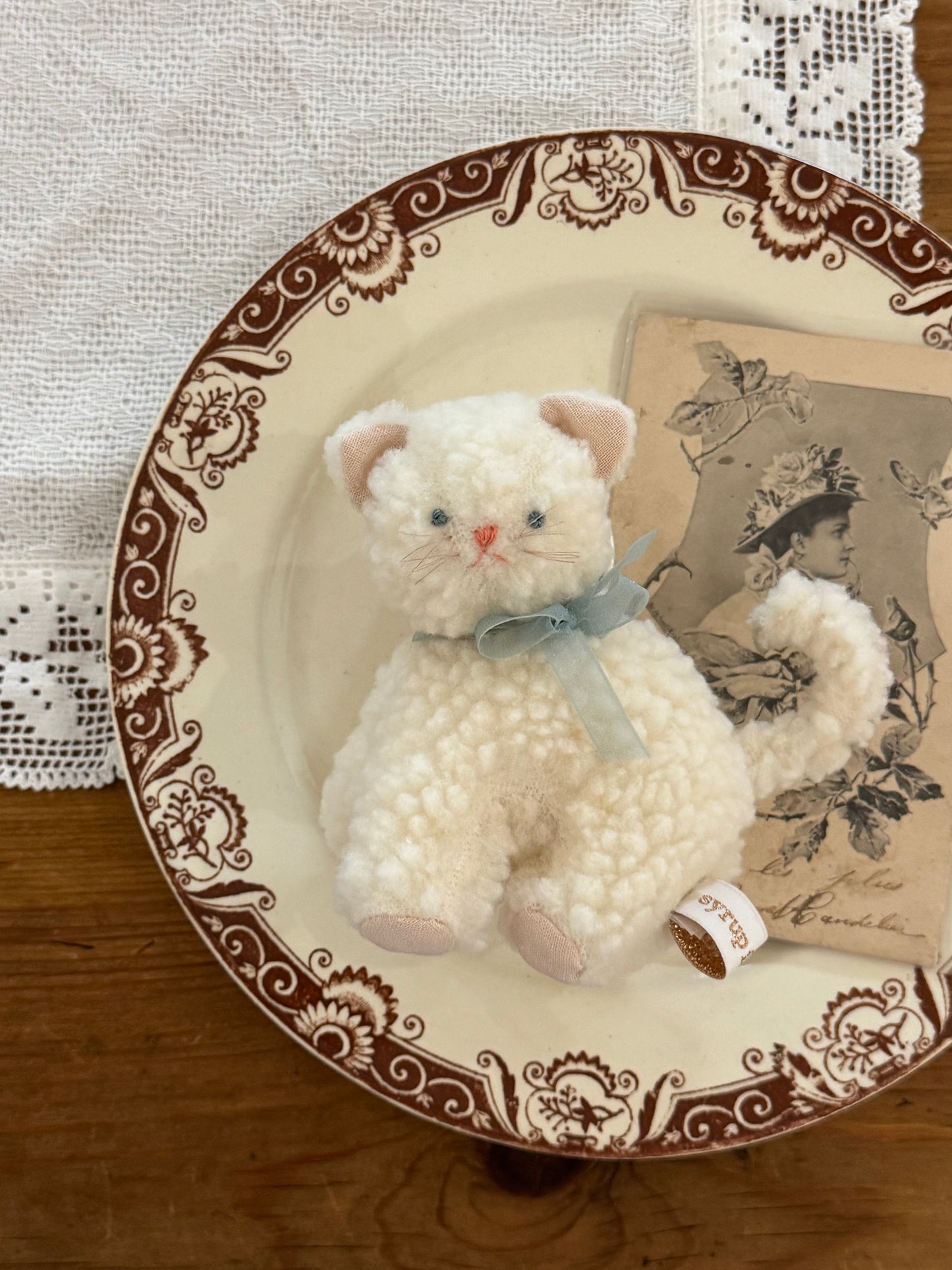 {No.4} Choupette