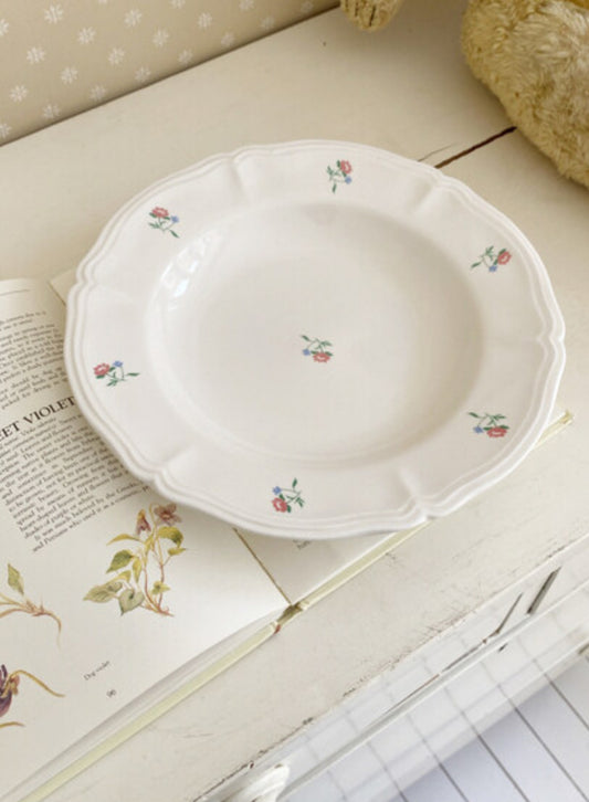 flower pasta plate