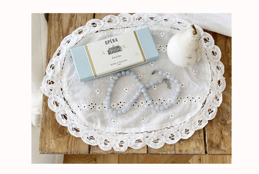 (Flower Series) oval vintage lace