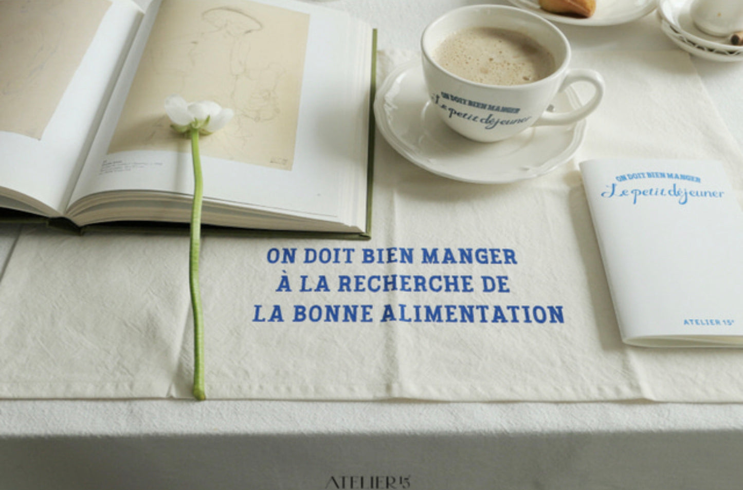Le petit déjeuner latte cup