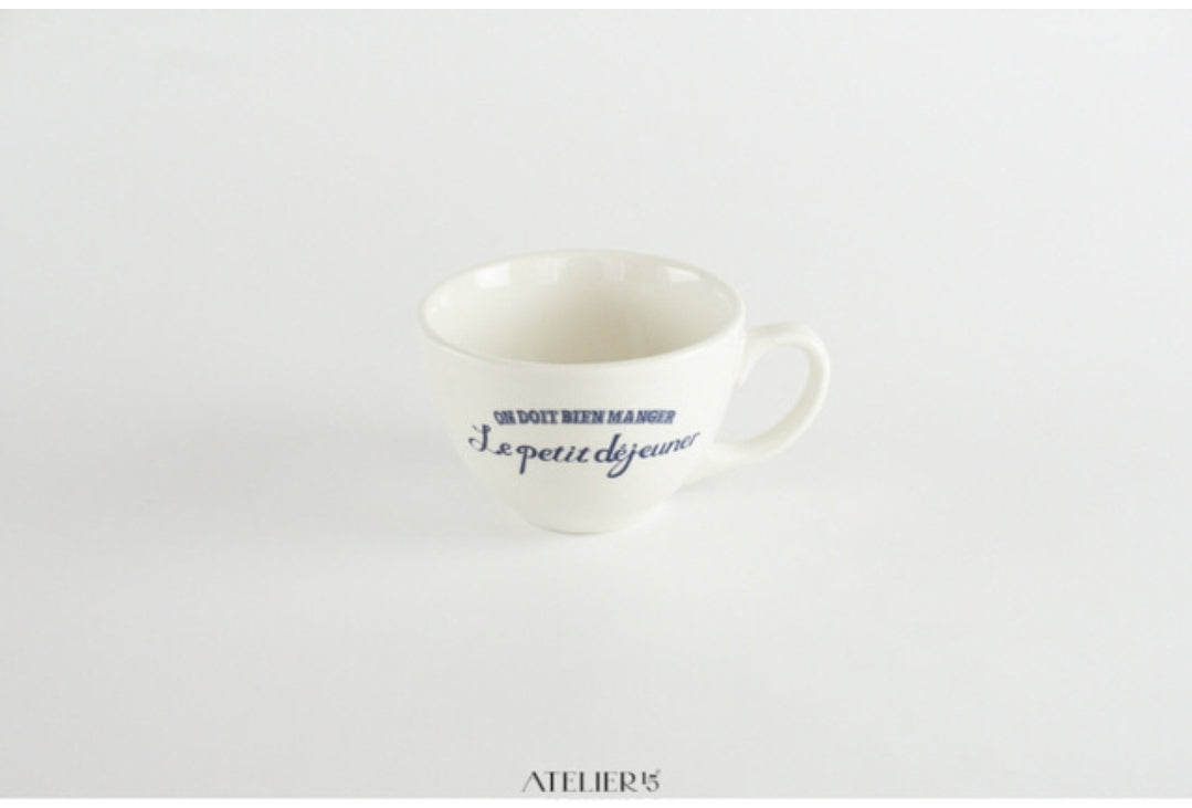 Le petit déjeuner latte cup
